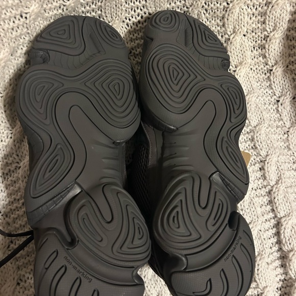 Yeezy Men's Black and Gray Sneakers - Picture 6 of 6